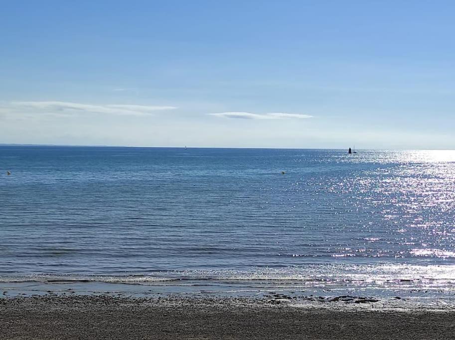 Studio Avec Vue Sur Mer A Granville. Plage A 3 Min ภายนอก รูปภาพ